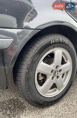Ліфтбек Skoda Octavia 2001 в 