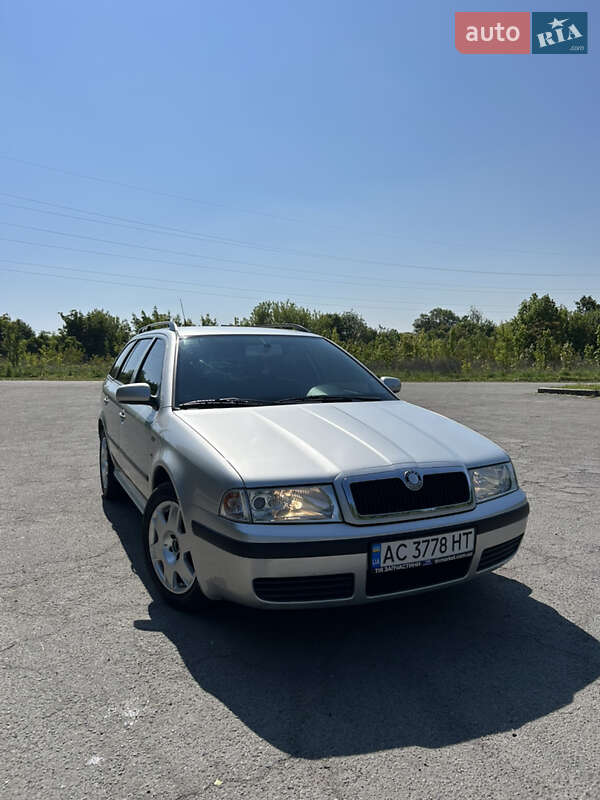 Универсал Skoda Octavia 2002 в 