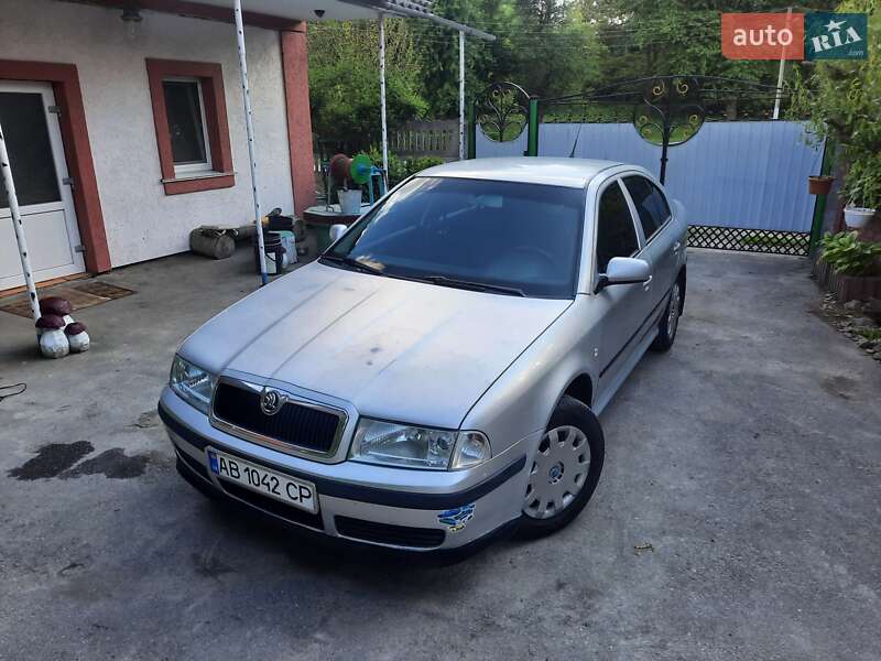 Лифтбек Skoda Octavia 2004 в 