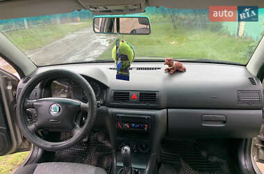 Ліфтбек Skoda Octavia 2001 в 