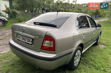 Ліфтбек Skoda Octavia 2001 в 