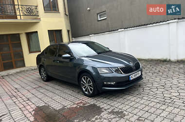 Ліфтбек Skoda Octavia 2018 в 