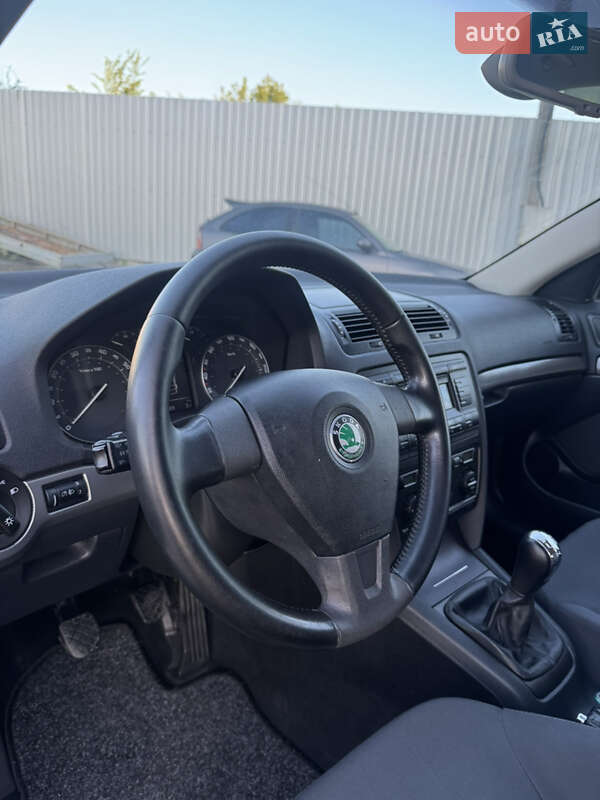 Ліфтбек Skoda Octavia 2006 в Лубнах