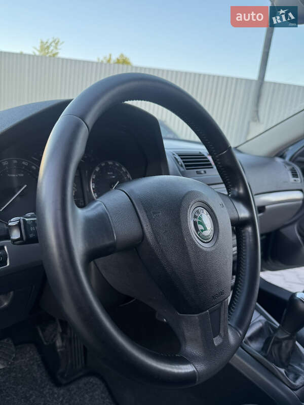 Ліфтбек Skoda Octavia 2006 в Лубнах
