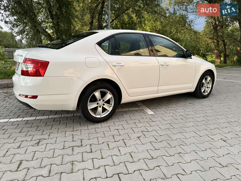 Лифтбек Skoda Octavia 2016 в Хмельницком