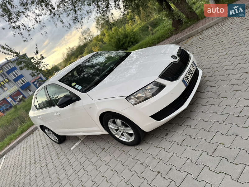 Лифтбек Skoda Octavia 2016 в Хмельницком