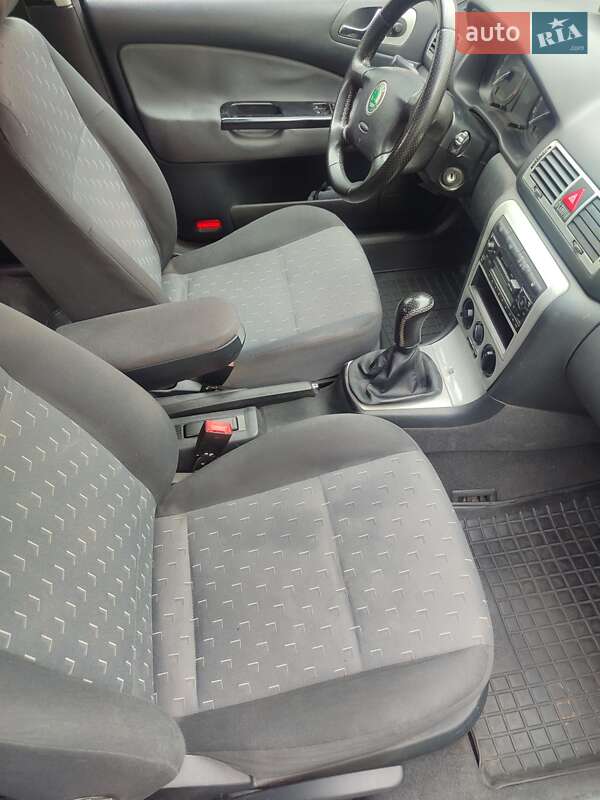 Універсал Skoda Octavia 2003 в Охтирці