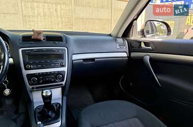 Лифтбек Skoda Octavia 2010 в 