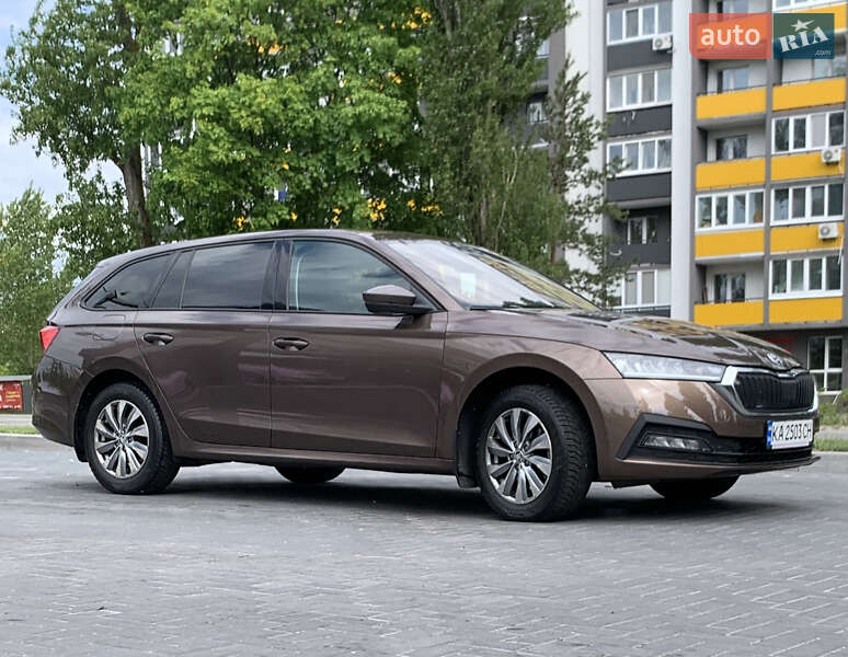 Универсал Skoda Octavia 2021 в Киеве