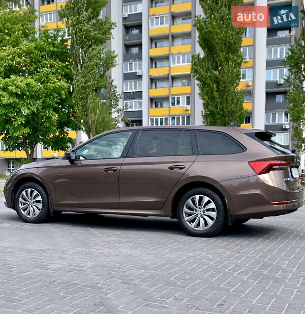 Универсал Skoda Octavia 2021 в Киеве