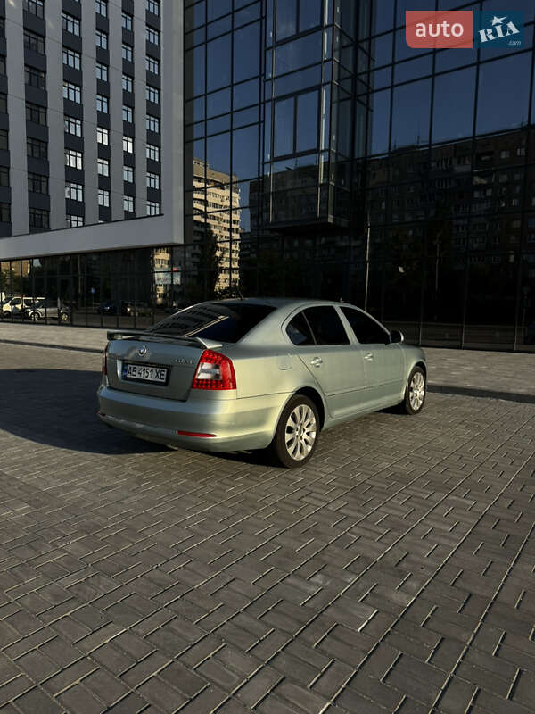 Ліфтбек Skoda Octavia 2010 в Дніпрі