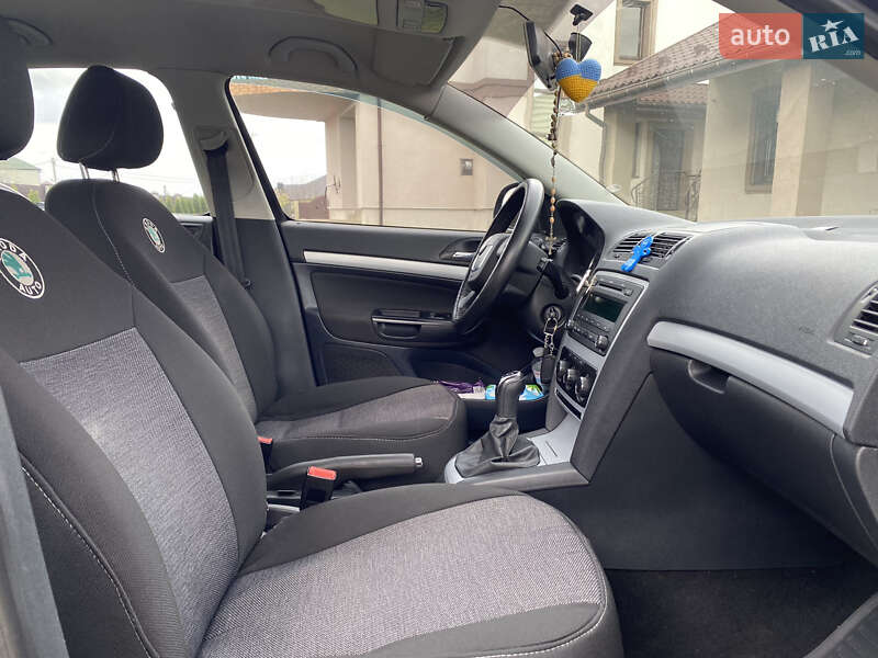 Лифтбек Skoda Octavia 2010 в Львове
