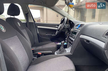Лифтбек Skoda Octavia 2010 в 
