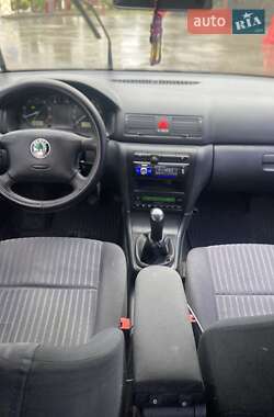 Лифтбек Skoda Octavia 2003 в 