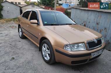 Лифтбек Skoda Octavia 2001 в 