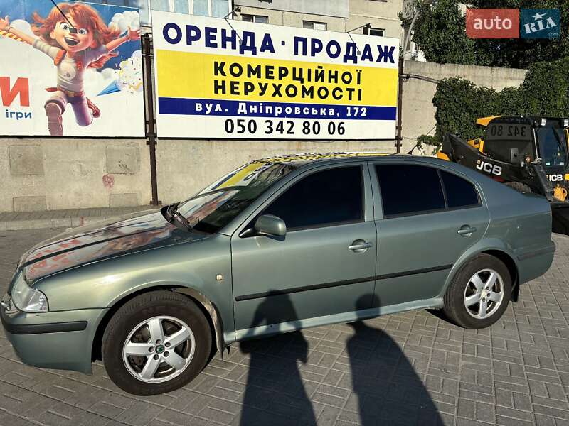 Лифтбек Skoda Octavia 2001 в Днепре
