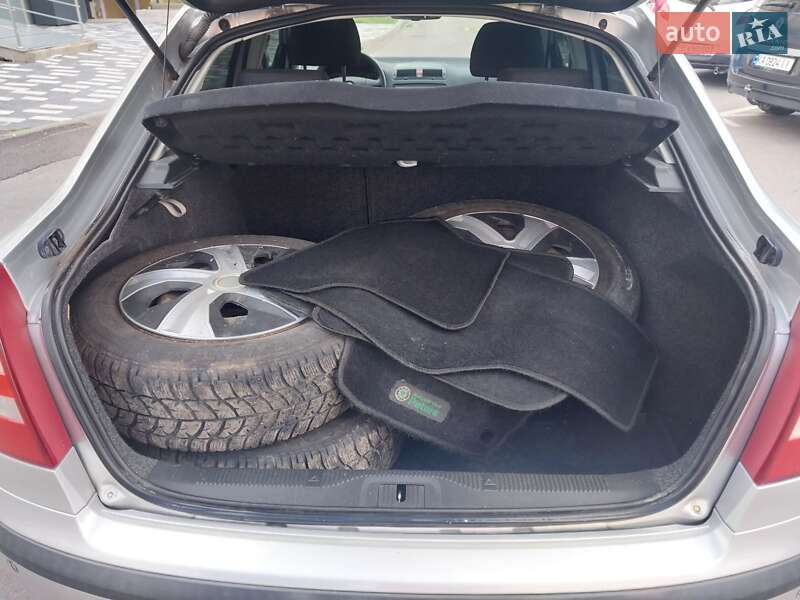 Лифтбек Skoda Octavia 2006 в Борисполе