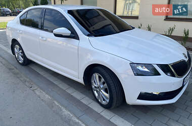 Ліфтбек Skoda Octavia 2018 в 