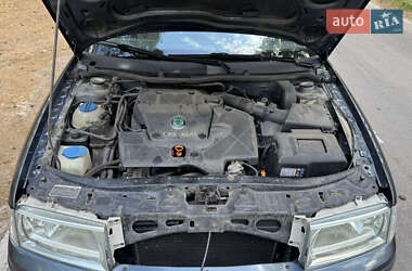 Лифтбек Skoda Octavia 2005 в 