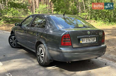 Лифтбек Skoda Octavia 2005 в 