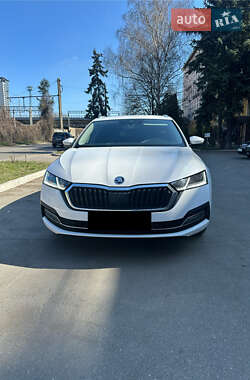Универсал Skoda Octavia 2021 в Киеве