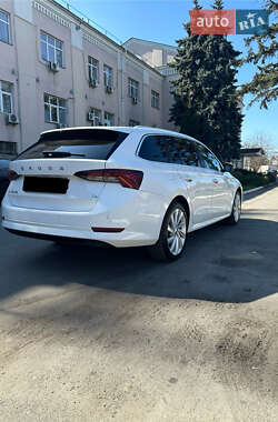 Универсал Skoda Octavia 2021 в 