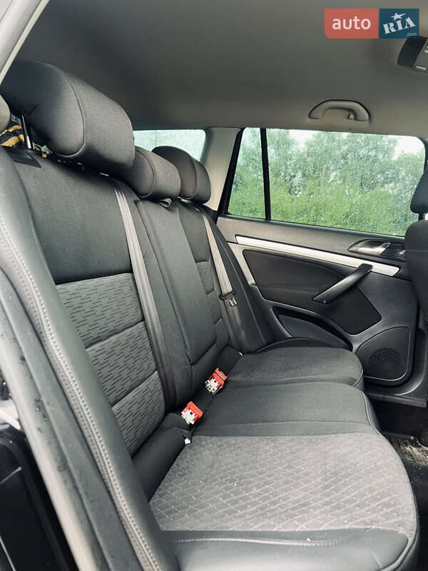 Універсал Skoda Octavia 2010 в Дрогобичі