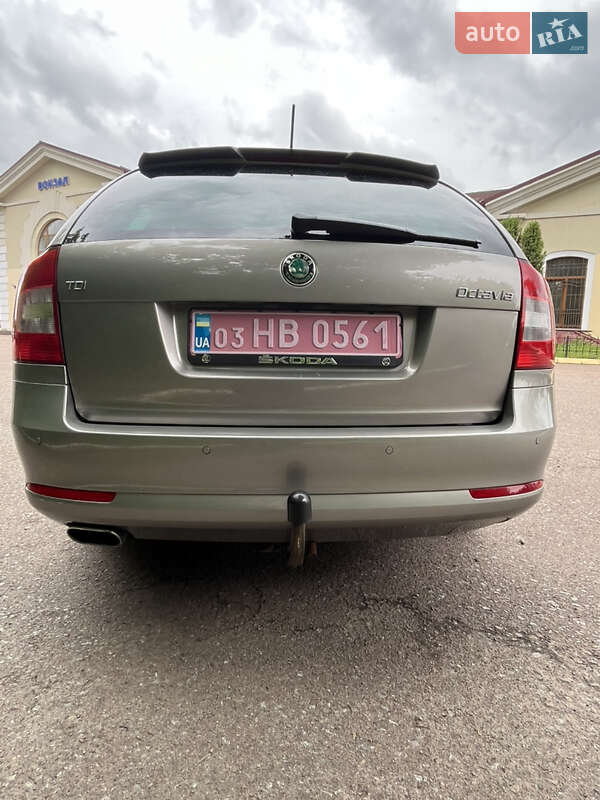 Універсал Skoda Octavia 2012 в Радивиліві