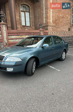 Лифтбек Skoda Octavia 2004 в 