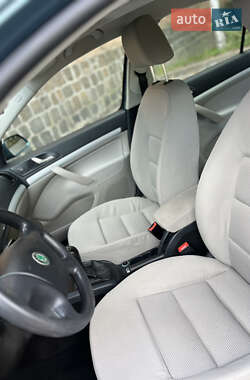 Лифтбек Skoda Octavia 2004 в 