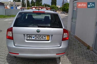 Универсал Skoda Octavia 2011 в 