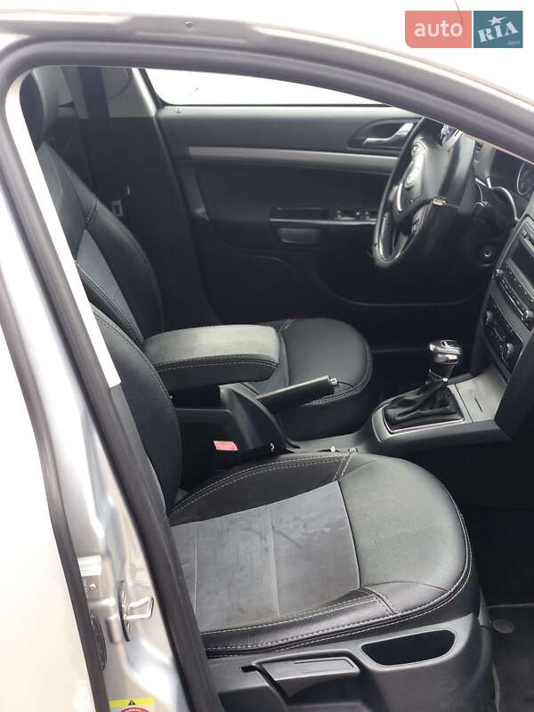 Лифтбек Skoda Octavia 2011 в Львове
