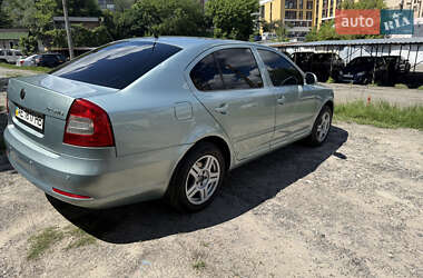 Лифтбек Skoda Octavia 2010 в 