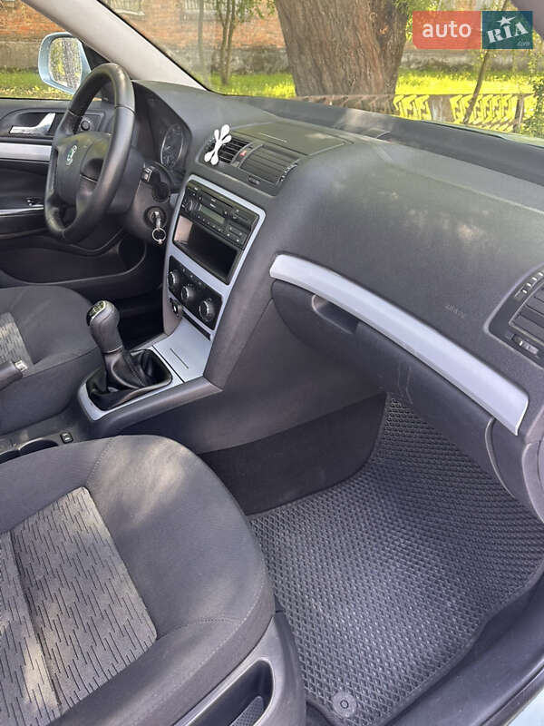 Универсал Skoda Octavia 2009 в Староконстантинове