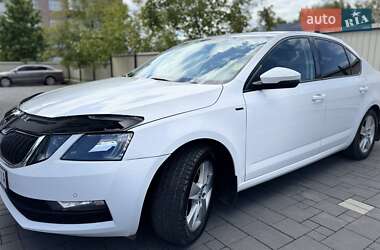 Лифтбек Skoda Octavia 2017 в Сваляве