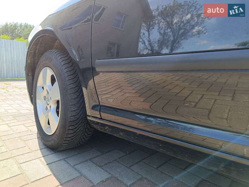 Універсал Skoda Octavia 2008 в Сарнах