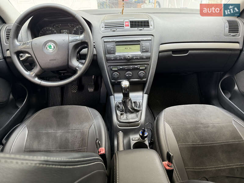 Лифтбек Skoda Octavia 2006 в Снятине
