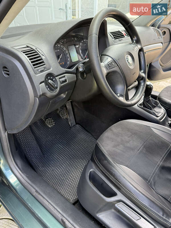 Лифтбек Skoda Octavia 2006 в Снятине