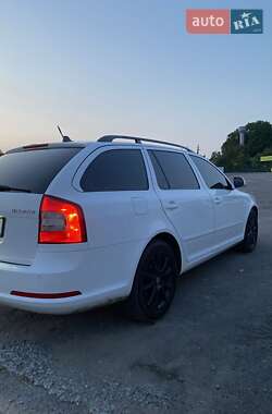 Универсал Skoda Octavia 2010 в 