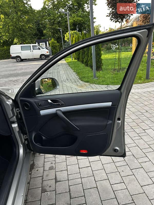 Универсал Skoda Octavia 2011 в Нововолынске