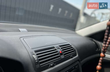 Лифтбек Skoda Octavia 2011 в 