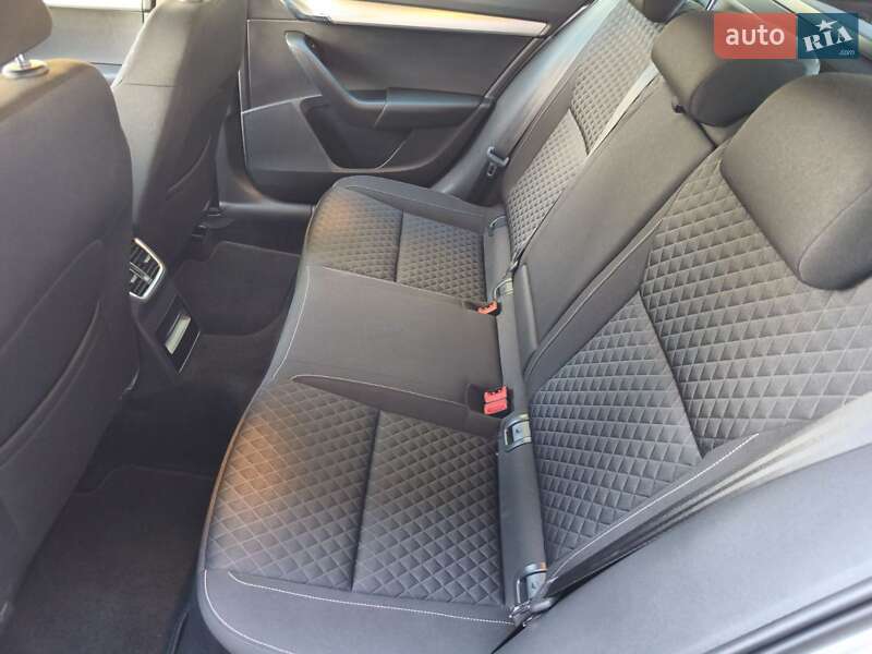 Універсал Skoda Octavia 2017 в Звягелі