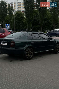 Лифтбек Skoda Octavia 2001 в Вишневом