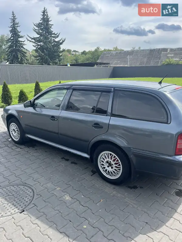 Skoda Octavia 2000