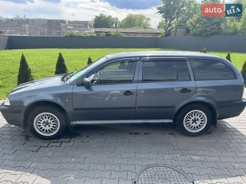 Універсал Skoda Octavia 2000 в Чернівцях