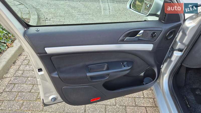 Лифтбек Skoda Octavia 2006 в Гадяче