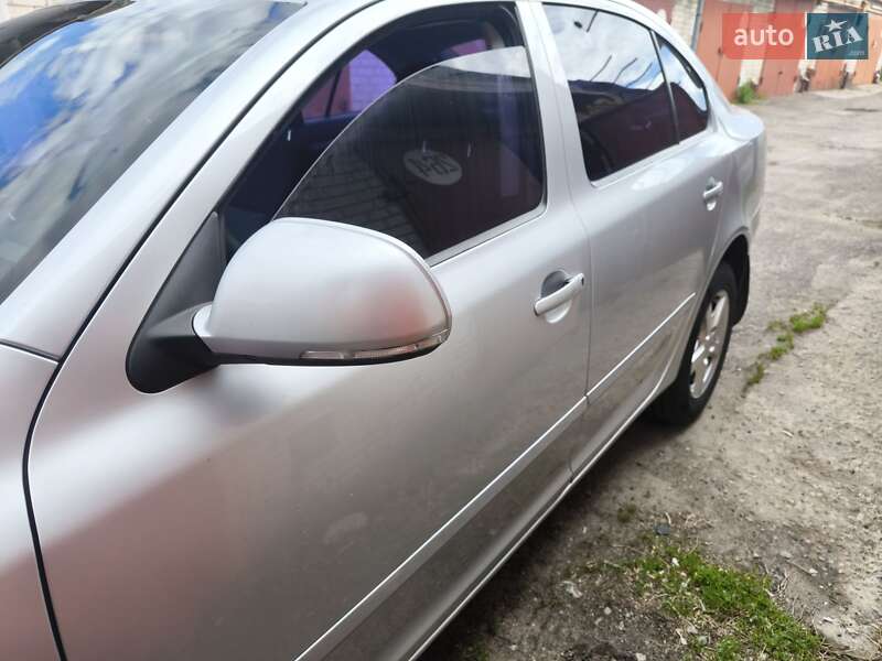 Ліфтбек Skoda Octavia 2009 в Києві фото 11 Ліфтбек Skoda Octavia 2009 в Києві