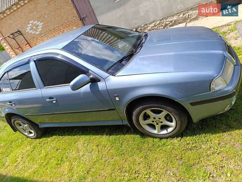 Ліфтбек Skoda Octavia 2003 в Погребище