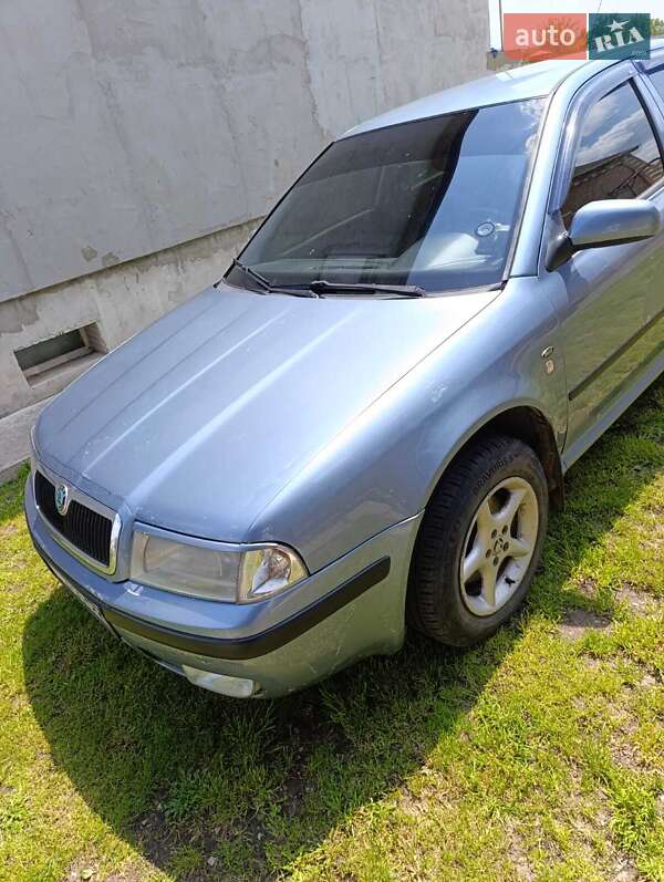 Ліфтбек Skoda Octavia 2003 в Погребище