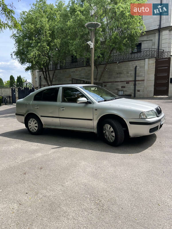 Лифтбек Skoda Octavia 2001 в Киеве
